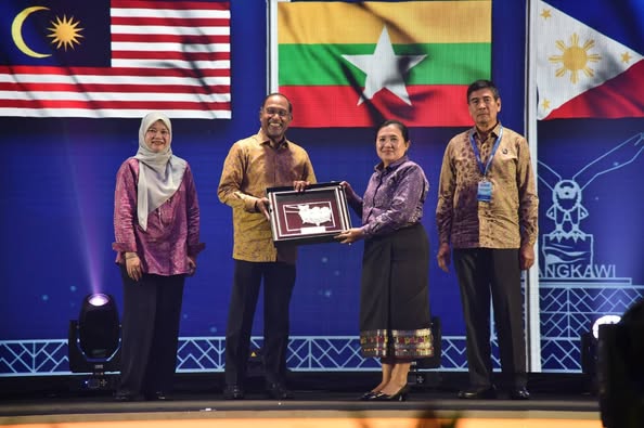 ກອງປະຊຸມໂຕະມົນລັດຖະມົນຕີສຶກສາອາຊຽນ 2025 ແລະ ກອງປະຊຸມປິ່ນອ້ອມ ທີ່ມາເລເຊຍ