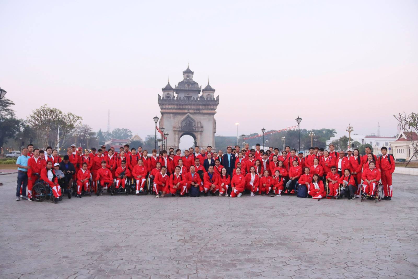 ທັບນັກກິລາຄົນພິການລາວ ອອກເດີນທາງແລ້ວ ຮ່ວມງານອາຊຽນພາຣາເກມ ຄັ້ງທີ 13 ທີ່ປະເທດໄທ 