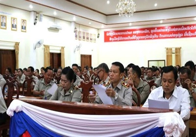 ຄະນະນຳພະແນກ ສກຂ ຫຼວງພະບາງ ຊຸກຍູ້ວຽກງານການສຶກສາ ຢູ່ເມືອງຈອມເພັດ